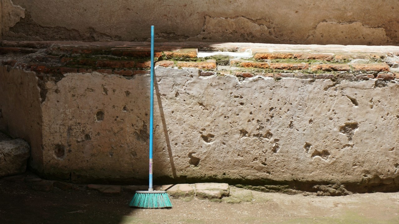 Как выбрать робота-пылесоса для квартиры: что важно в 2025 году