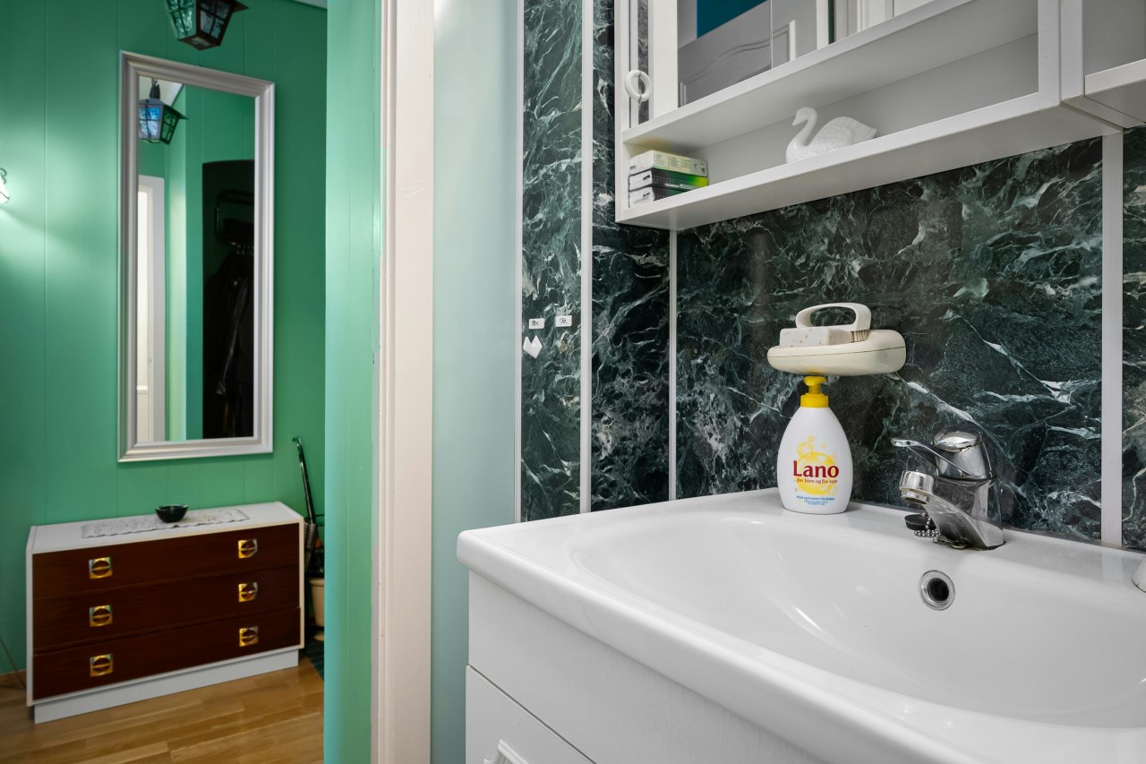 Как избавиться от неприятного запаха в квартире: проверенные способы и лайфхаки