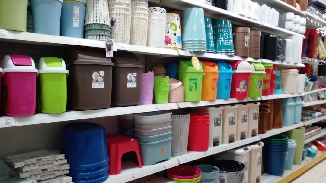 Огляд кращих очищувальних засобів для сантехніки у 2025 році