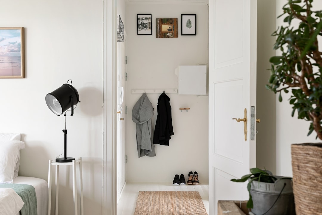 Як швидко прибрати квартиру: покрокова інструкція для зайнятих людей