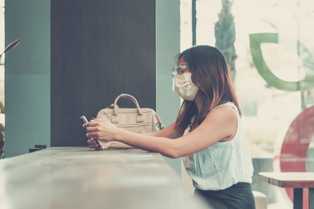 Лайфхаки для боротьби з пилом: як зробити прибирання менш трудомістким